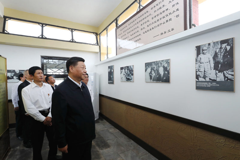 8月19日至22日，中共中央總書記、國家主席、中央軍委主席習近平在甘肅考察。這是20日下午，習近平在張掖市山丹培黎學校參觀學校創辦人路易·艾黎故居。